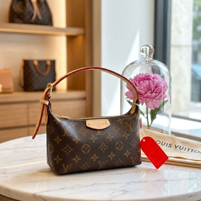 Louis Vuitton Hills Pochette price